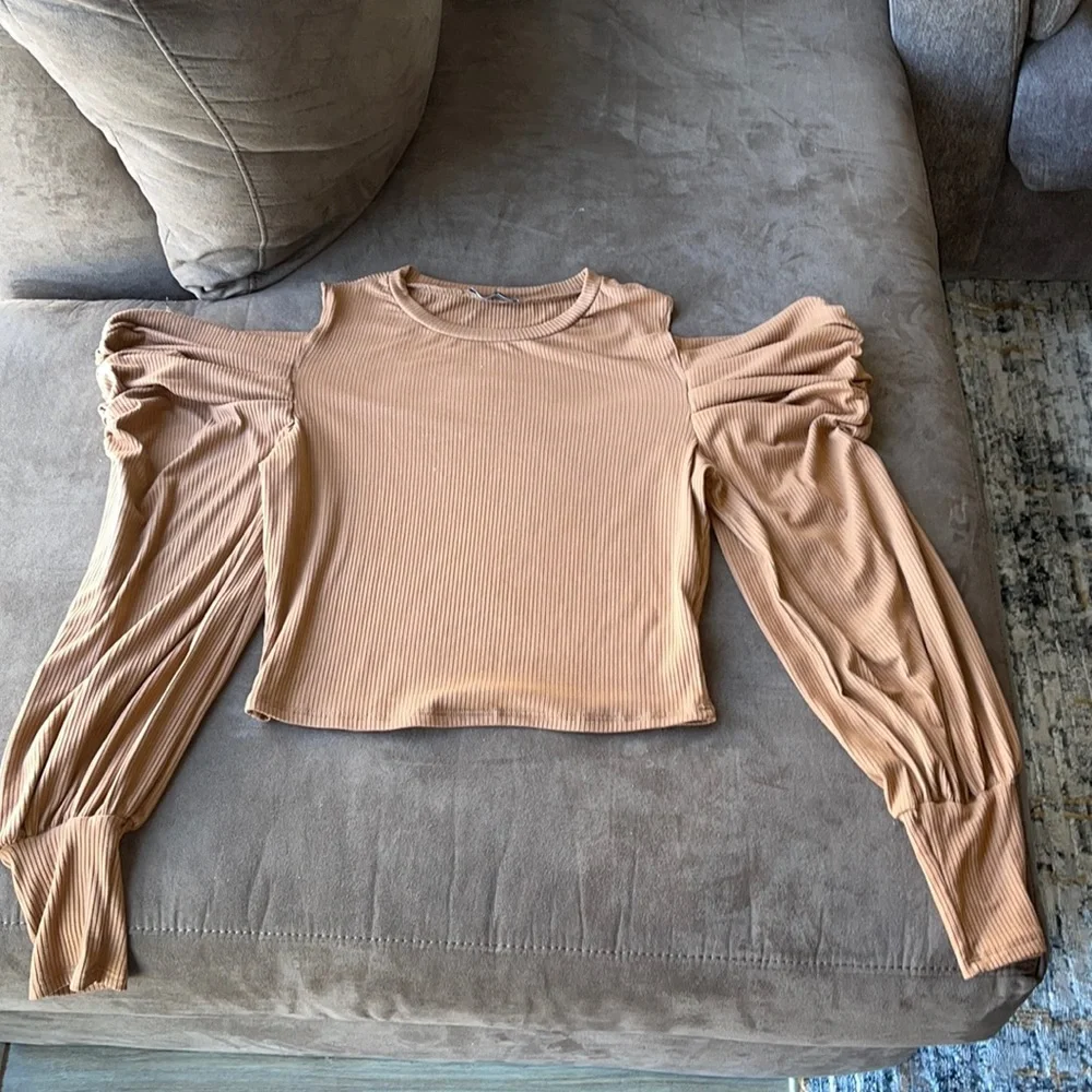 🆕 FN Puff Sleeve Ribbed Crop Top - Picture 2 of 4